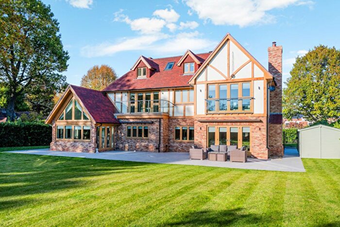 5 Bedroom Detached House To Rent In Hillcrest, Dormans Park, East Grinstead, RH19