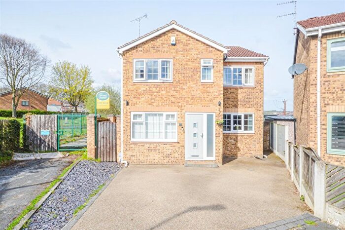 4 Bedroom Detached House For Sale In Hastings Court, Altofts, WF6