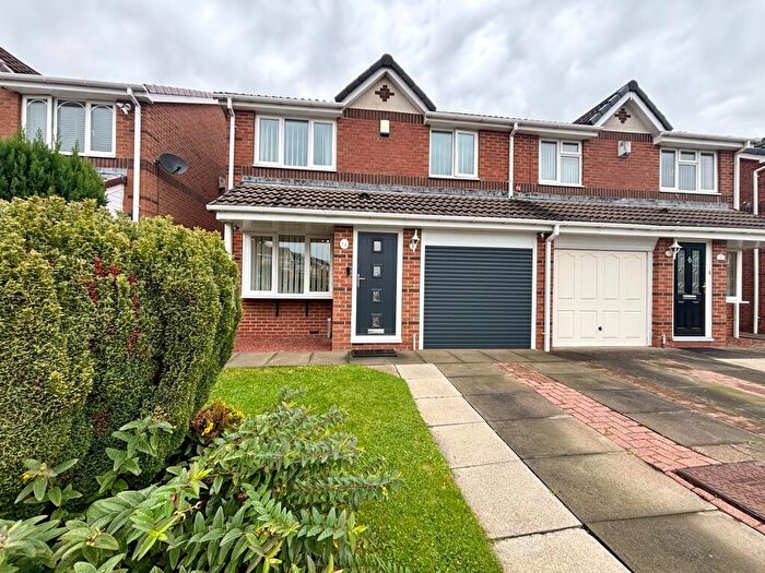 3 Bedroom Semi-Detached House For Sale In Stonefold Close, Newcastle Upon Tyne, NE5