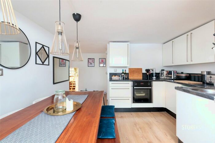 Studio To Rent In Triangle Road, London Fields, Hackney, E8 - Photo 2