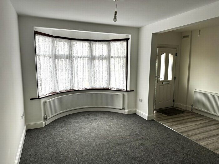 3 Bedroom Terraced House To Rent In Waltham Way, Chingford, E4