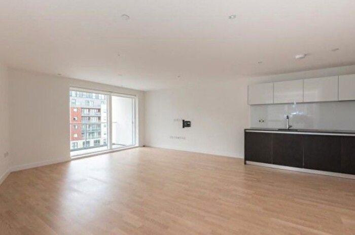 2 Bedroom Flat To Rent In Pump House Crescent, Brentford, TW8