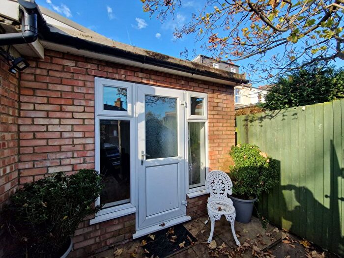 1 Bedroom Flat To Rent In Boileau Parade, Ealing, London, W5