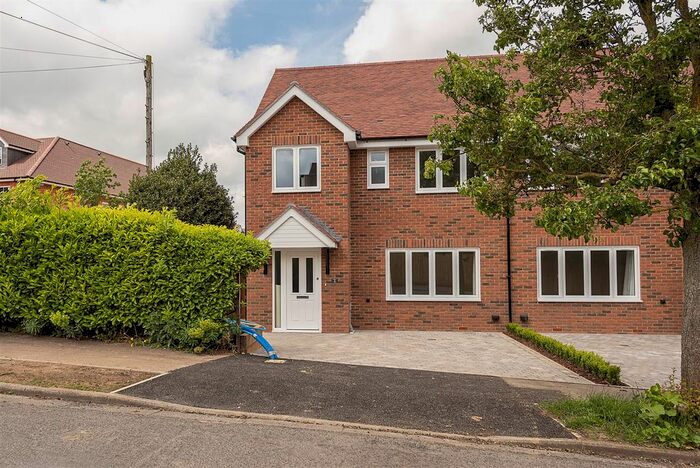4 Bedroom Semi-Detached House To Rent In Lea Road, Harpenden, AL5