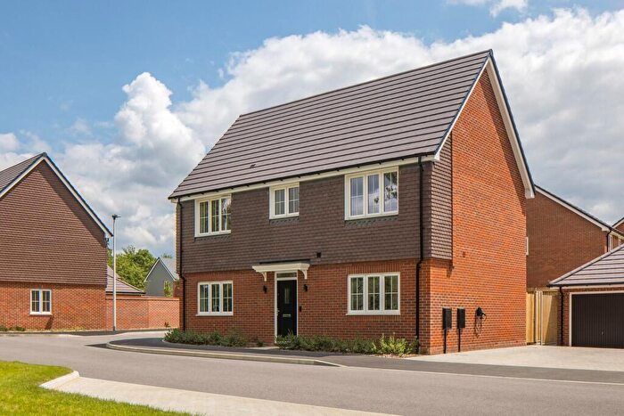 4 Bedroom Detached House For Sale In Nine Mile Ride Extension, Finchampstead, RG40