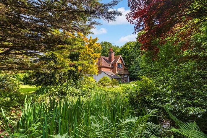 4 Bedroom Detached House For Sale In Rodgate Lane, Haslemere, GU27