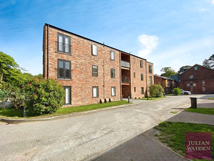 2 Bedroom Flat To Rent In Hearthstone Close, Cheadle, Stockport, SK8