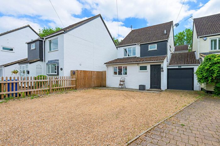 3 Bedroom Link Detached House For Sale In Temple Lane, Marlow, SL7