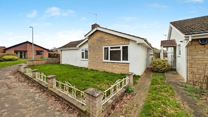 2 Bedroom Detached Bungalow For Sale In Somerset Avenue, Yate, Bristol, BS37