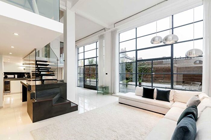 3 Bedroom Flat For Sale In Evershed Walk, Chiswick, W4