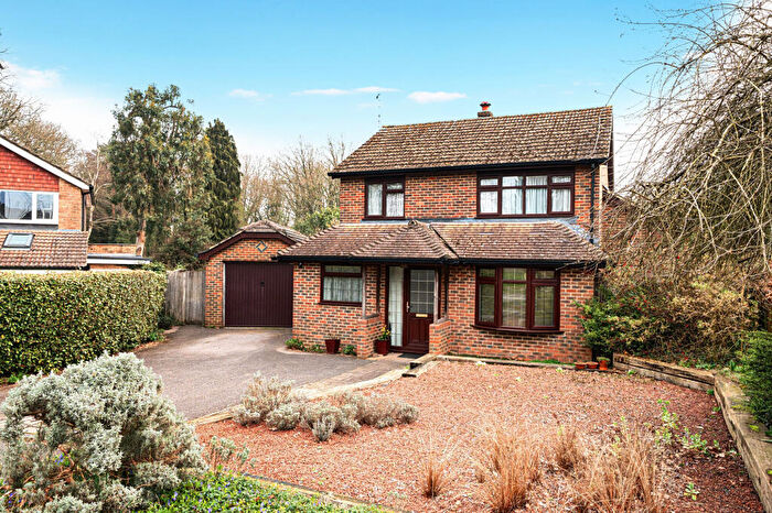 3 Bedroom Detached House For Sale In Abbotsleigh, Southwater, RH13