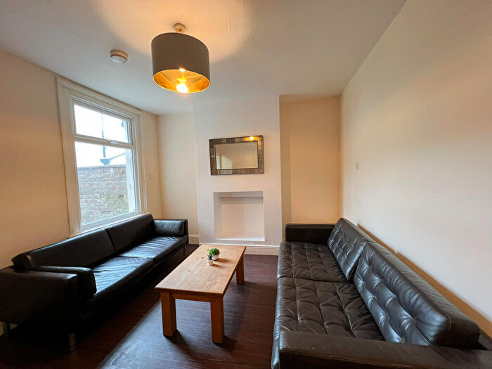 4 Bedroom Terraced House To Rent In Douglas Road, Horfield, BS7