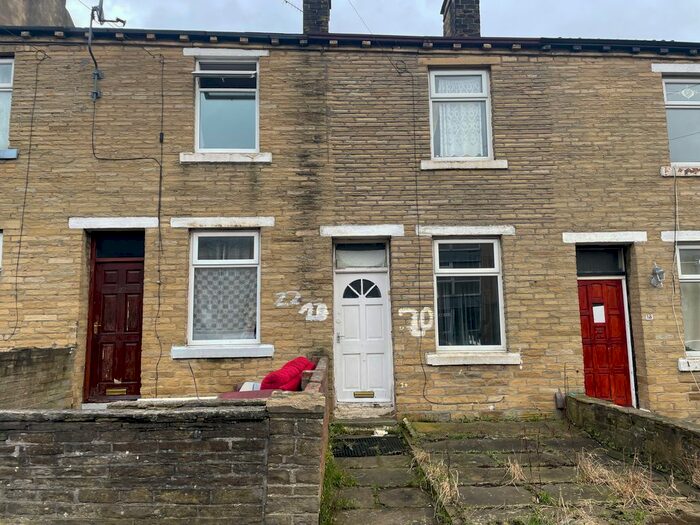 2 Bedroom Terraced House To Rent In Washington Street, Bradford, West Yorkshire, BD8