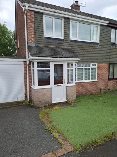 3 Bedroom Semi-Detached House To Rent In Rufford Close, Ashton-Under-Lyne, OL6