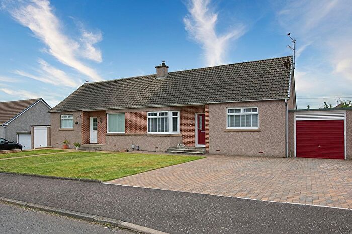 2 Bedroom Semi-Detached Bungalow For Sale In Pendreich Avenue, Bonnyrigg, EH19
