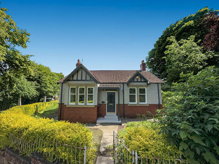 3 Bedroom Cottage For Sale In Castle Square, Morpeth, NE61