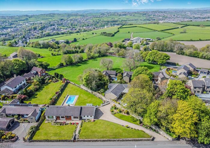 4 Bedroom Bungalow For Sale In Oxford Road, Gomersal, Cleckheaton, BD19