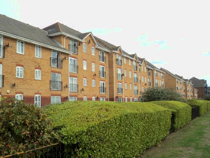 2 Bedroom Flat To Rent In Columbia Wharf Road, Grays, Essex, RM17