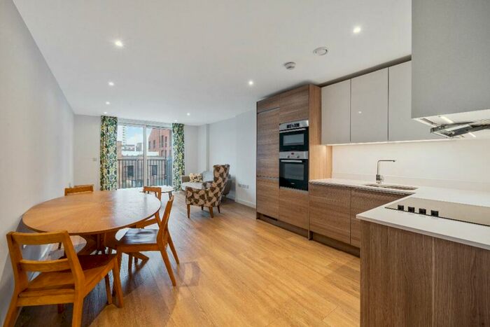 2 Bedroom Apartment To Rent In Royal Victoria Gardens, Surrey Quays, SE16