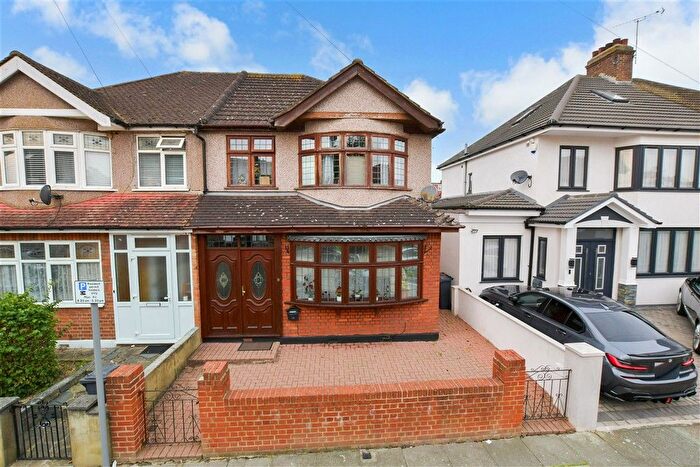 3 Bedroom Semi-detached House For Sale In Albany Road, Chadwell Heath, Essex, RM6