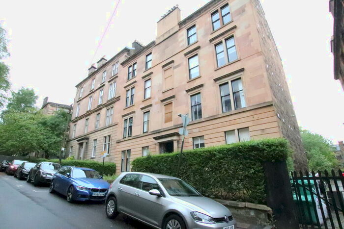 3 Bedroom Flat To Rent In Glasgow Street, Hillhead, G12