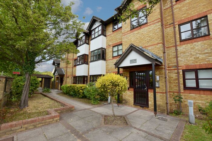 1 Bedroom Flat To Rent In St. Albans Road, Garston, Watford, WD25