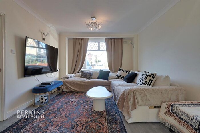 4 Bedroom Semi Detached House To Rent In Pembroke Road, Greenford, UB6