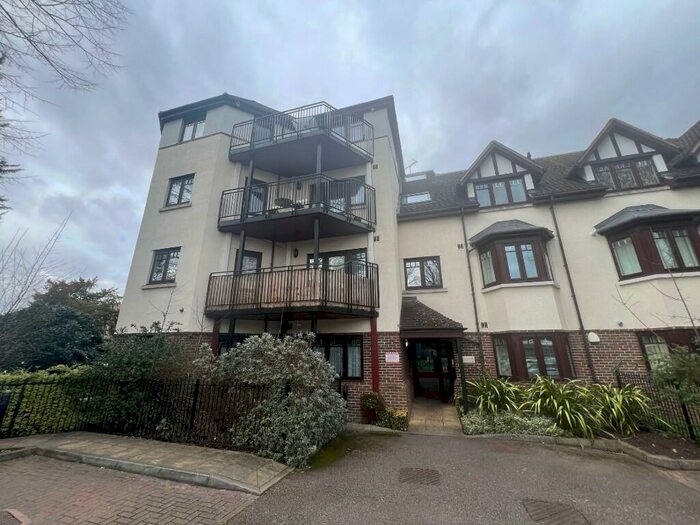 2 Bedroom Apartment To Rent In Copers Cope Road, Beckenham, London, BR3