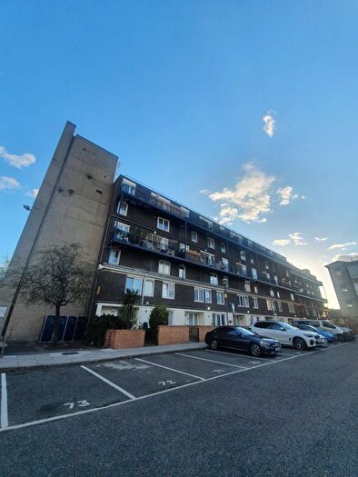 3 Bedroom Maisonette To Rent In Mccullum Road, London, E3