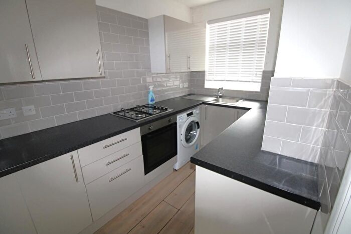 2 Bedroom Flat To Rent In Barnard Gardens, Hayes, UB4