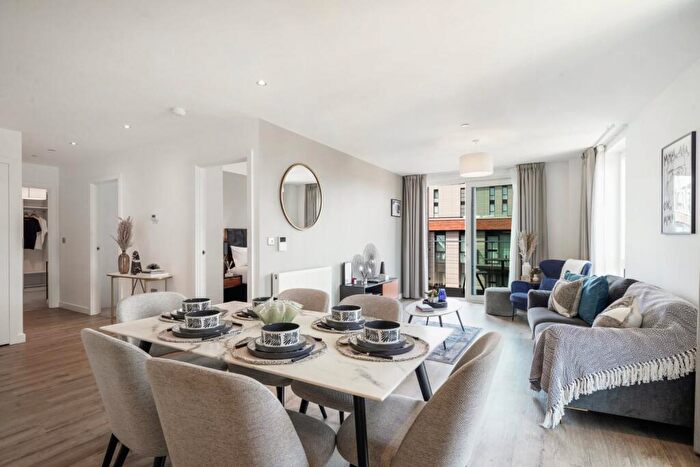 3 Bedroom Apartment To Rent In Clay, M5