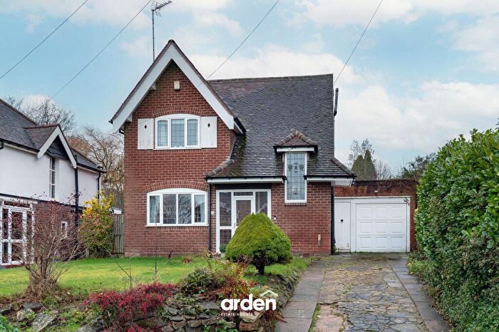 3 Bedroom Detached House For Sale In Chestnut Drive, Cofton Hackett, B45