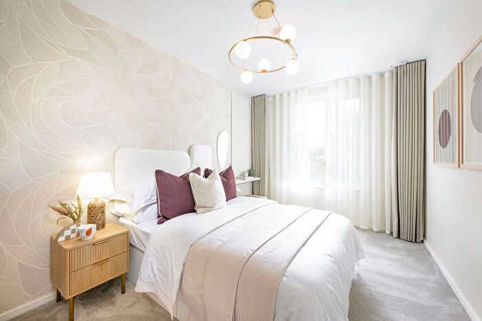 3 Bedroom Flat For Sale In " Bedroom Apartment" At Marketing Suite, Clapham Park, SW4