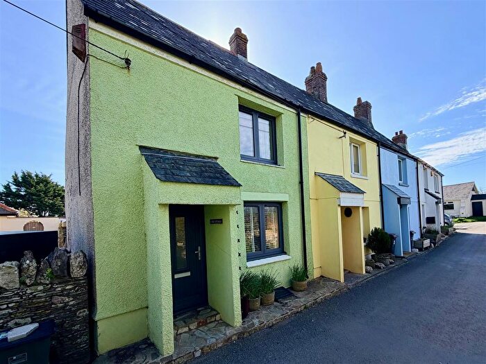 2 Bedroom Cottage For Sale In Down Thomas, Plymouth, PL9