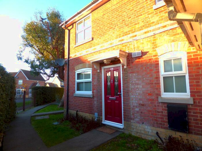 1 Bedroom Flat To Rent In Napier Crescent, Wickford, SS12