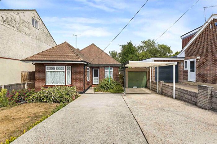 3 Bedroom Bungalow For Sale In Lynors Avenue, Rochester, Kent, ME2