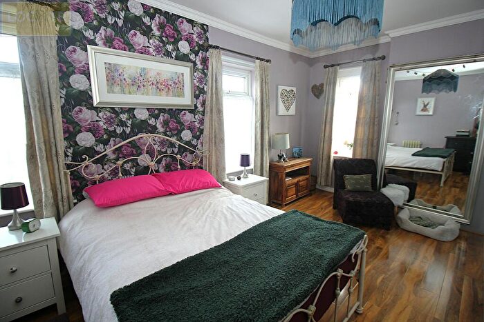 3 Bedroom End Of Terrace House For Sale In Beech Avenue, Urmston, M41