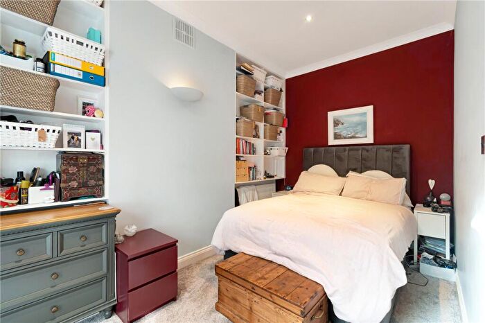 2 Bedroom Apartment For Sale In Marmora Road, London, SE22