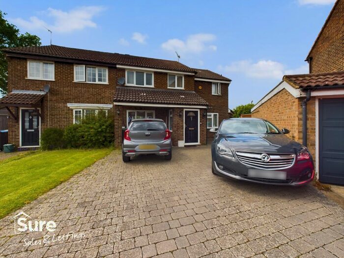 2 Bedroom End Of Terrace House To Rent In Isenburg Way, Hemel Hempstead, Hertfordshire, HP2