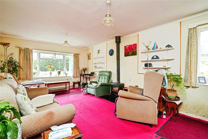 2 Bedroom Bungalow For Sale In Wroslyn Road, Freeland, OX29