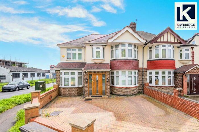 6 Bedroom Semi-Detached House To Rent In Kingston Road, Epsom, KT19