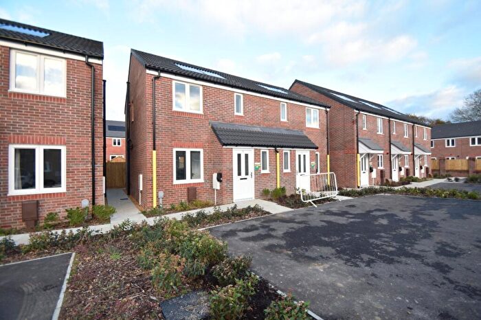 3 Bedroom Semi Detached House To Rent In Oakcroft Lane, Stubbington, Fareham, Hampshire, PO14