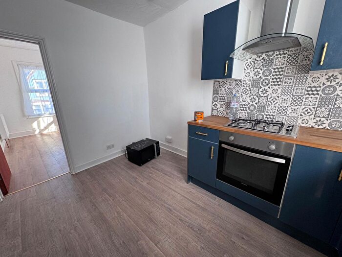 2 Bedroom Flat To Rent In High Road, Leyton, E10