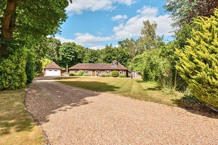 4 Bedroom Detached House For Sale In Grange Gardens, Farnham Common, Buckinghamshire, SL2