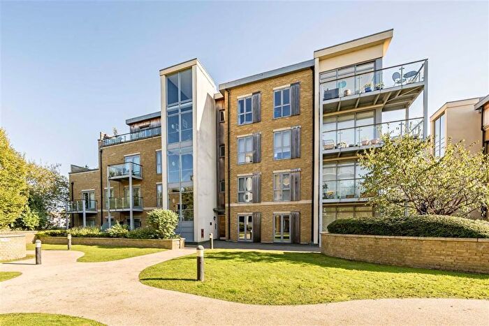 2 Bedroom Flat To Rent In Blagrove Road, Teddington, TW11