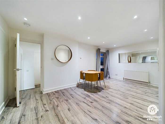 1 Bedroom Flat To Rent In Bethnal Green Road, Bethnal Green, London, E2