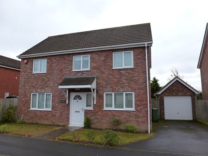 4 Bedroom Detached House To Rent In Coniston Gardens, Yeovil, BA21