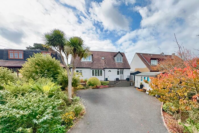 3 Bedroom Detached House For Sale In Valley Road, Harmans Cross, BH20
