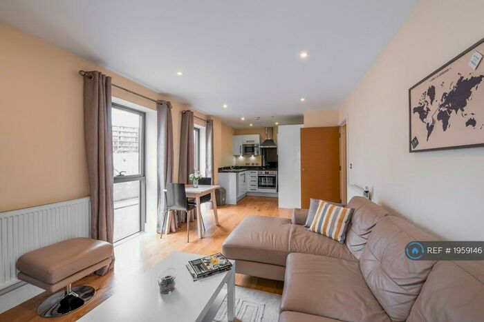 2 Bedroom Flat To Rent In Mercury House, London, E16