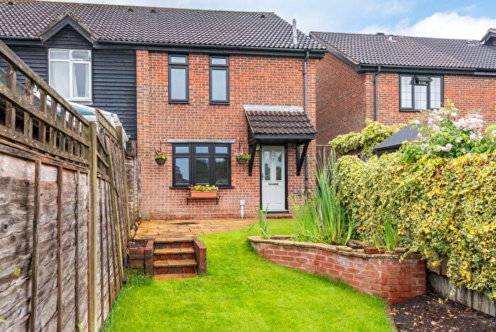 1 Bedroom Semi-Detached House For Sale In Barleymow Court, Betchworth, RH3